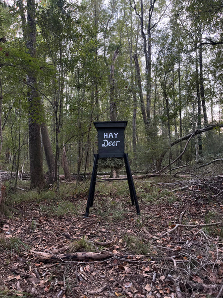 HAY DEER Alfalfa Hay Feeder